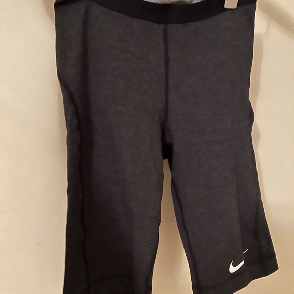 Nike bike shorts  size Xs - Picture 3 of 6